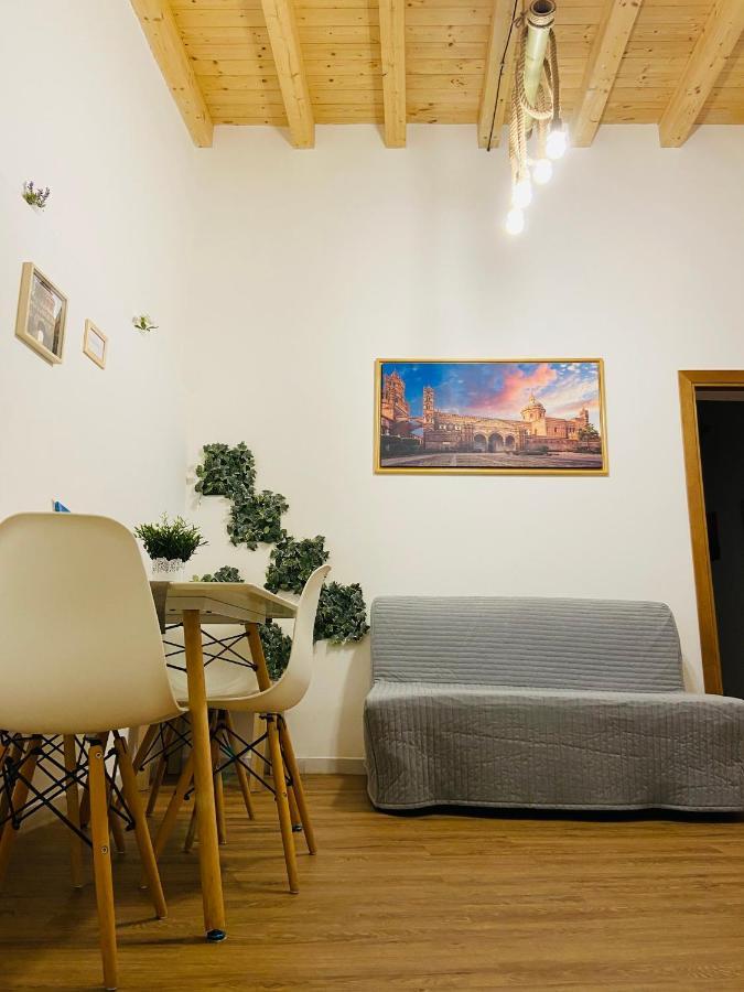 La Casa Di Tabbi Apartment Palermo Bagian luar foto