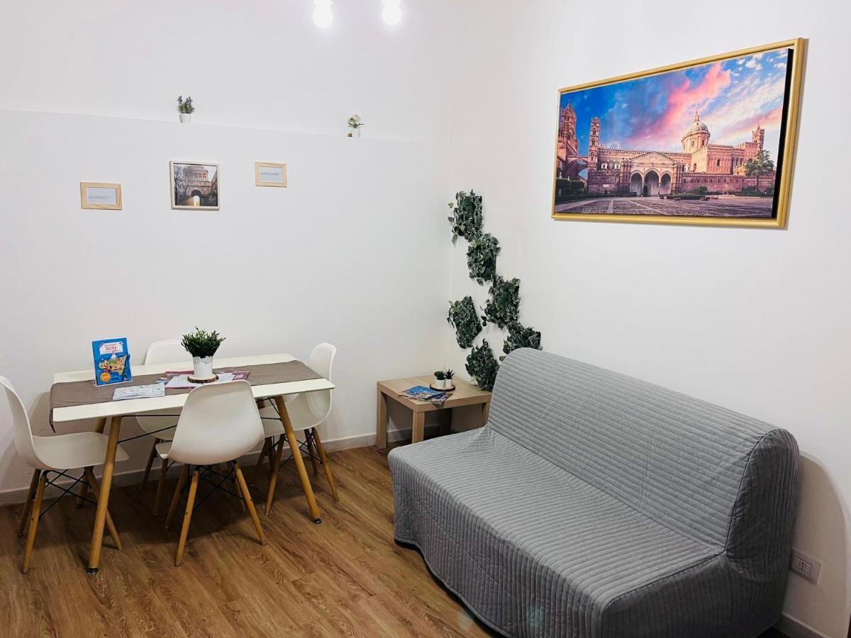 La Casa Di Tabbi Apartment Palermo Bagian luar foto