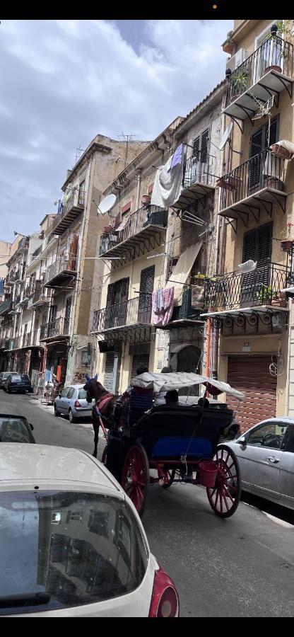 La Casa Di Tabbi Apartment Palermo Bagian luar foto